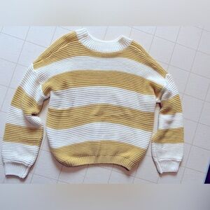 💛🤍Cozy yellow and white womens small sweater